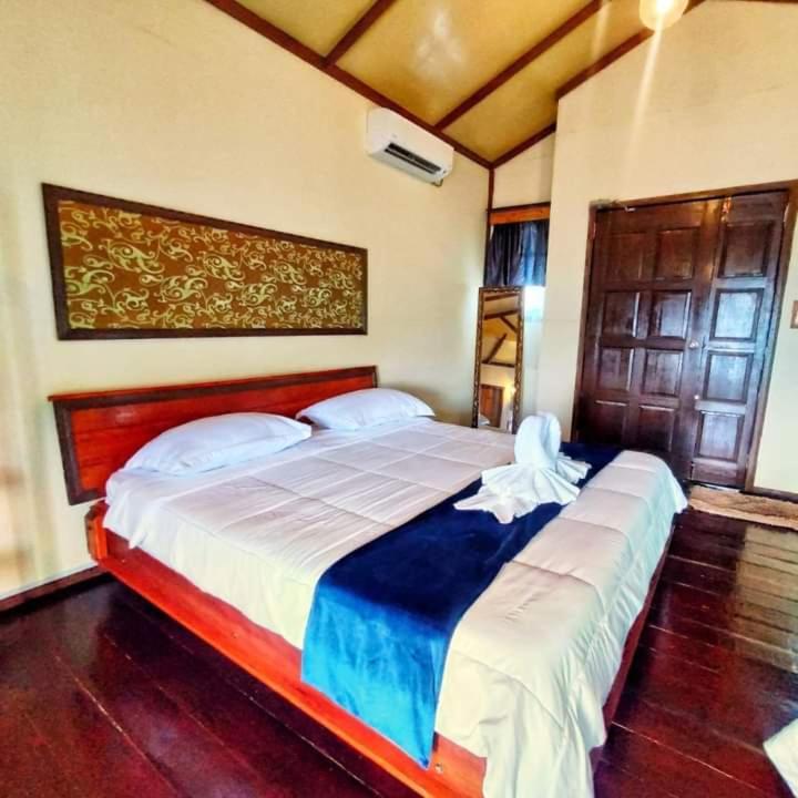 Parapat Water Village Resort Semporna Exterior foto