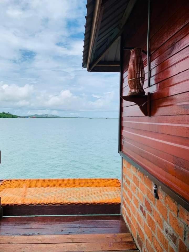 Parapat Water Village Resort Semporna Exterior foto